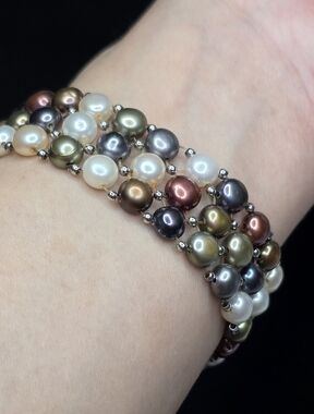 Source Unknown NWOT Multi-Color Freshwater Cultured Pearl 3-Row Stretch Bracelet